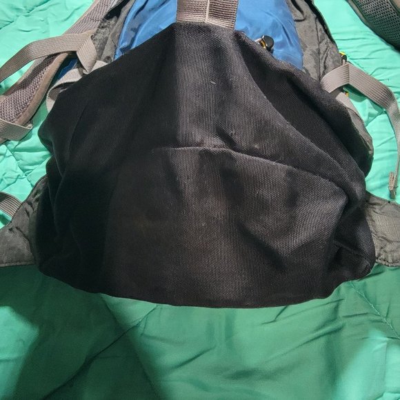 Camelbak Cloud Walker Hydration Hiking Backpack 70 OZ - 2 Liter Water Bladder - Picture 6 of 12